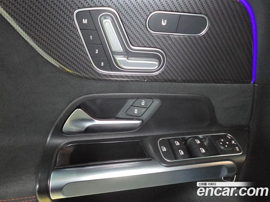 Mercedes-Benz GLB-Class 2020