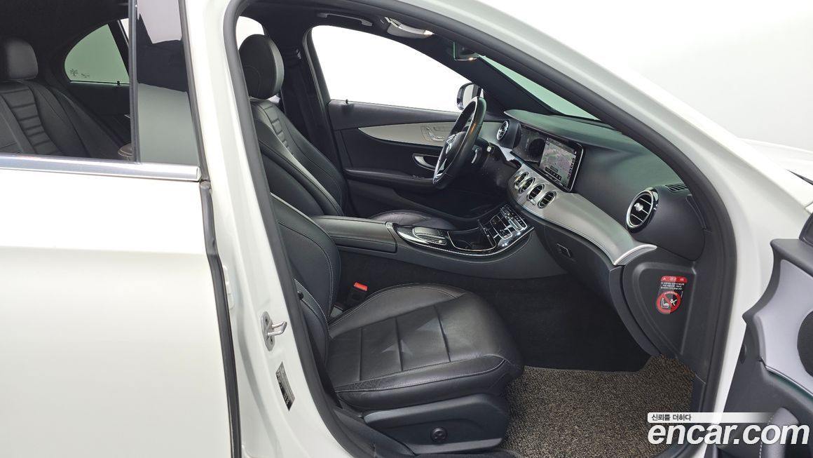 Mercedes-Benz E-Class 2021