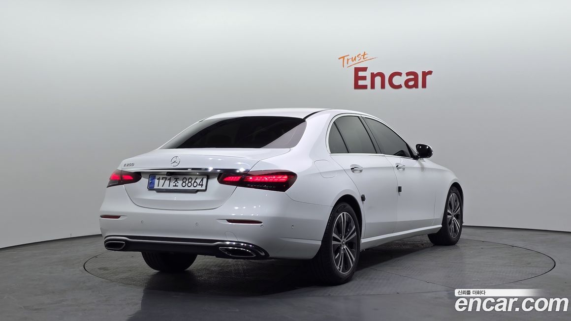 Mercedes-Benz E-Class 2021
