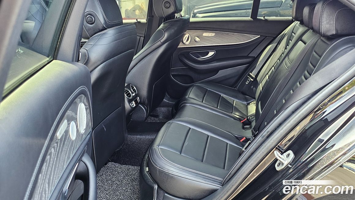 Mercedes-Benz E-Class 2021