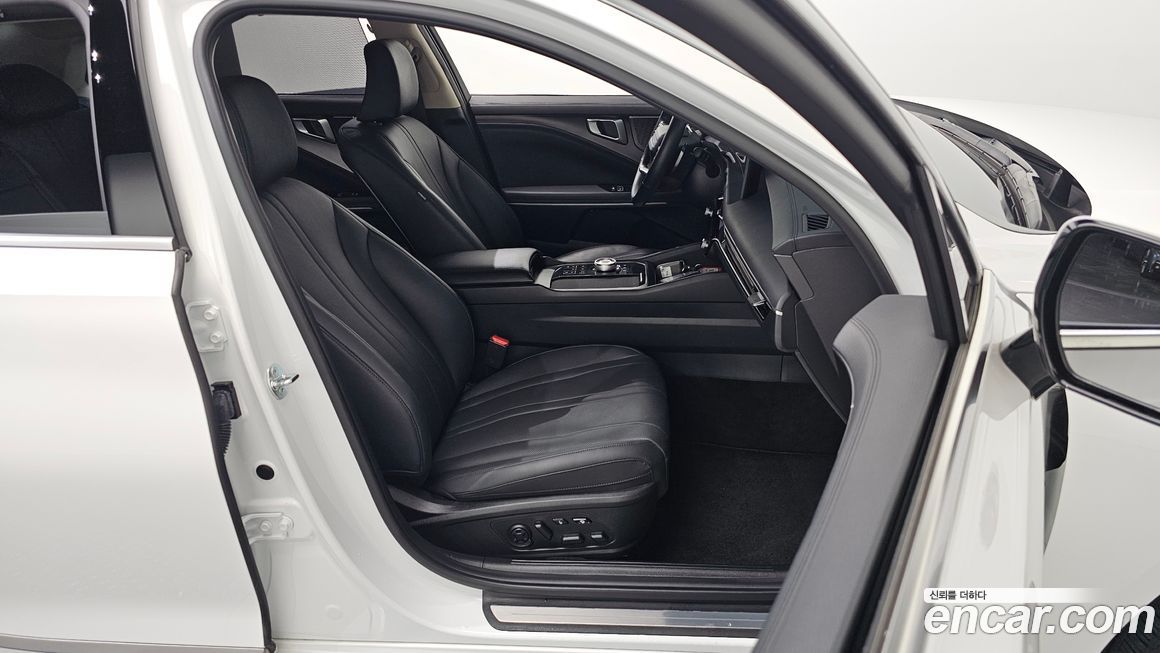 Kia K8 2025