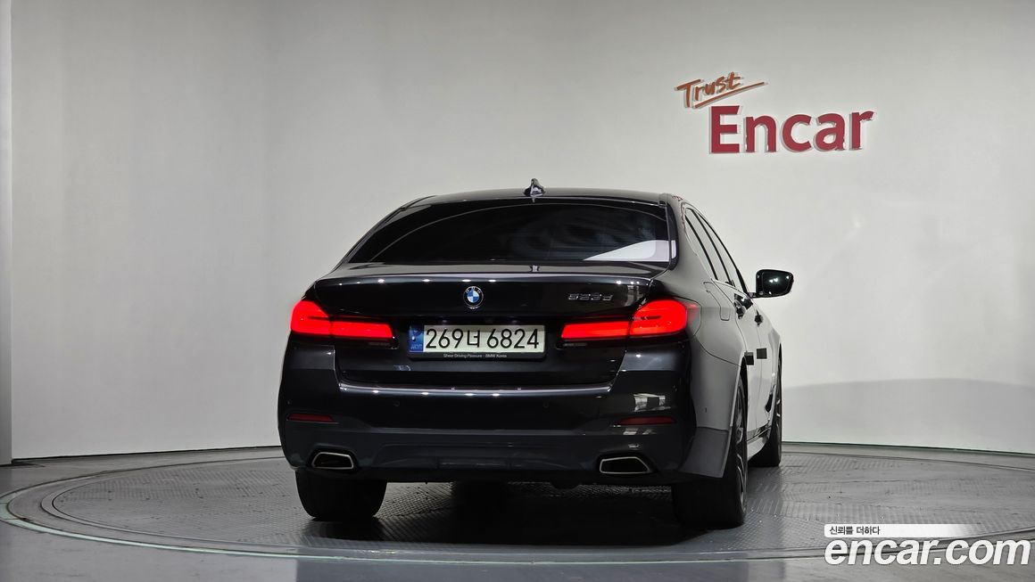 BMW 5-Series 2021