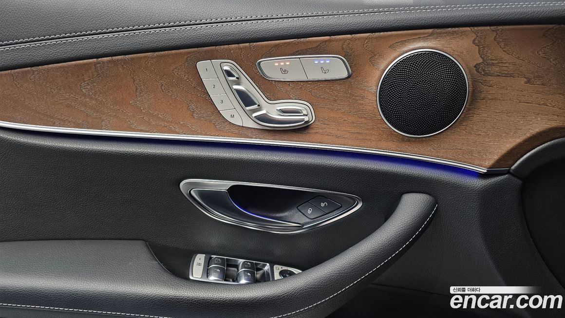 Mercedes-Benz E-Class 2021