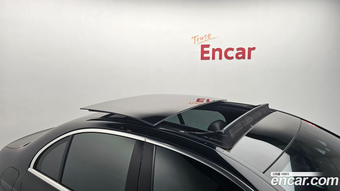 Mercedes-Benz E-Class 2022