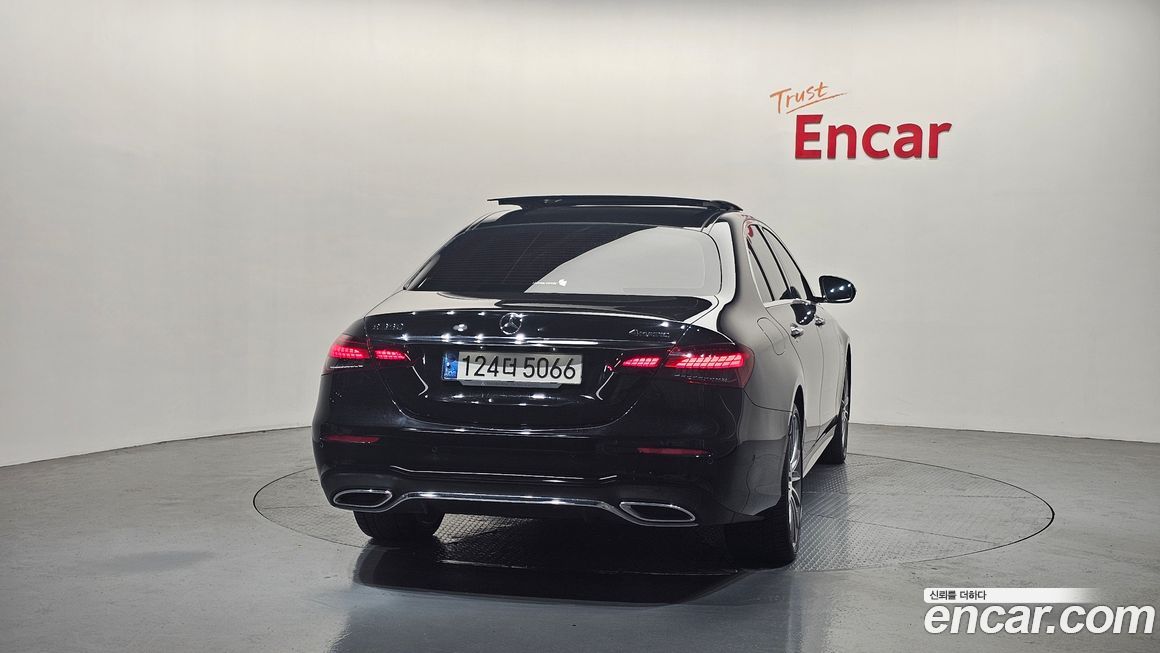 Mercedes-Benz E-Class 2022