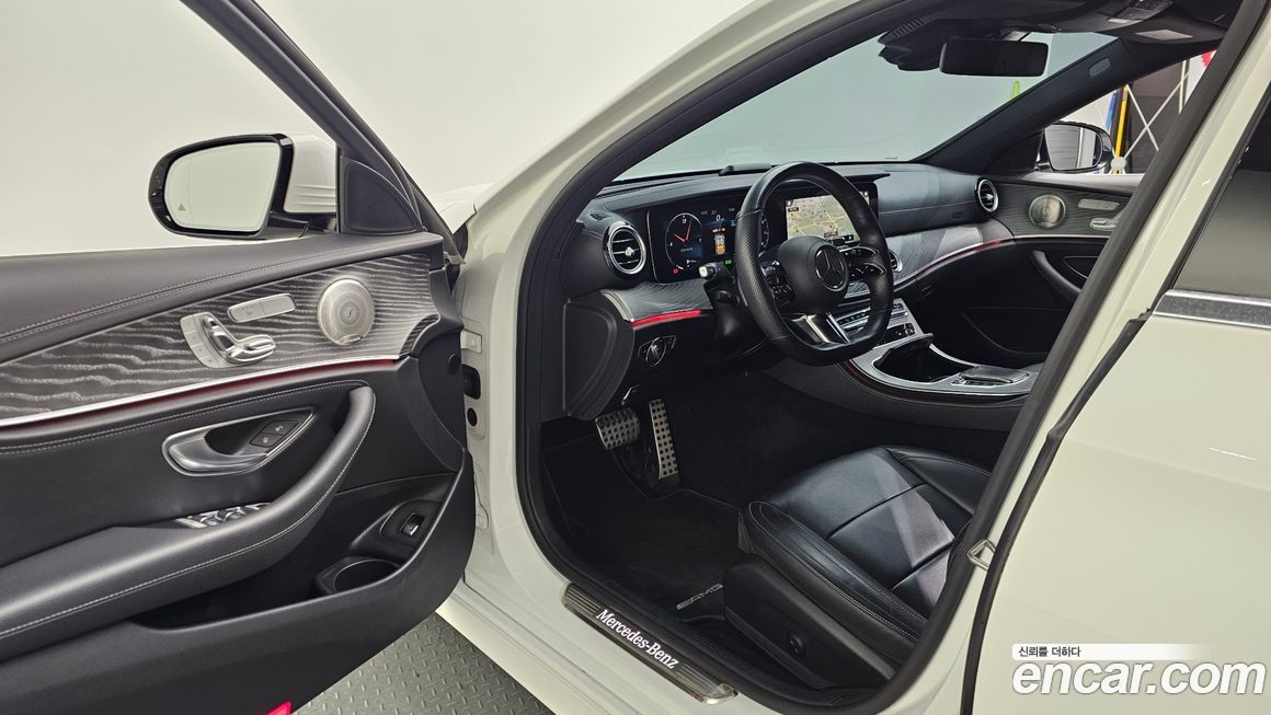 Mercedes-Benz E-Class 2021