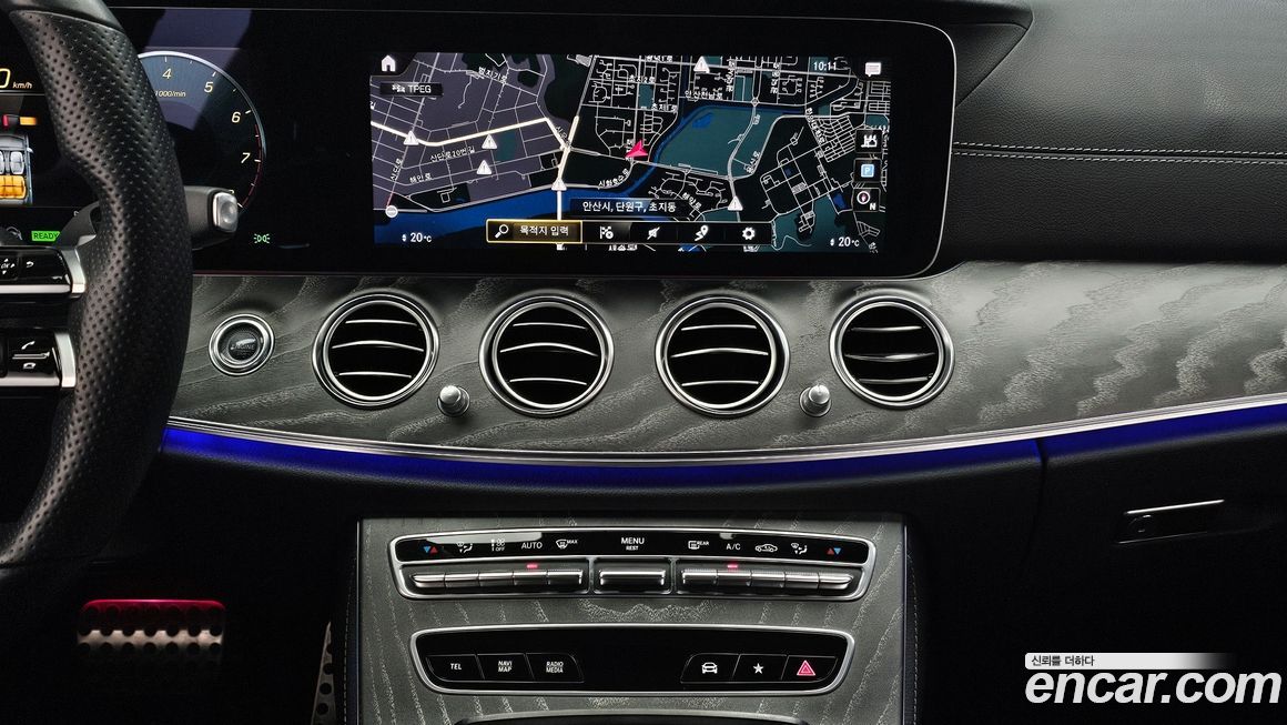 Mercedes-Benz E-Class 2022