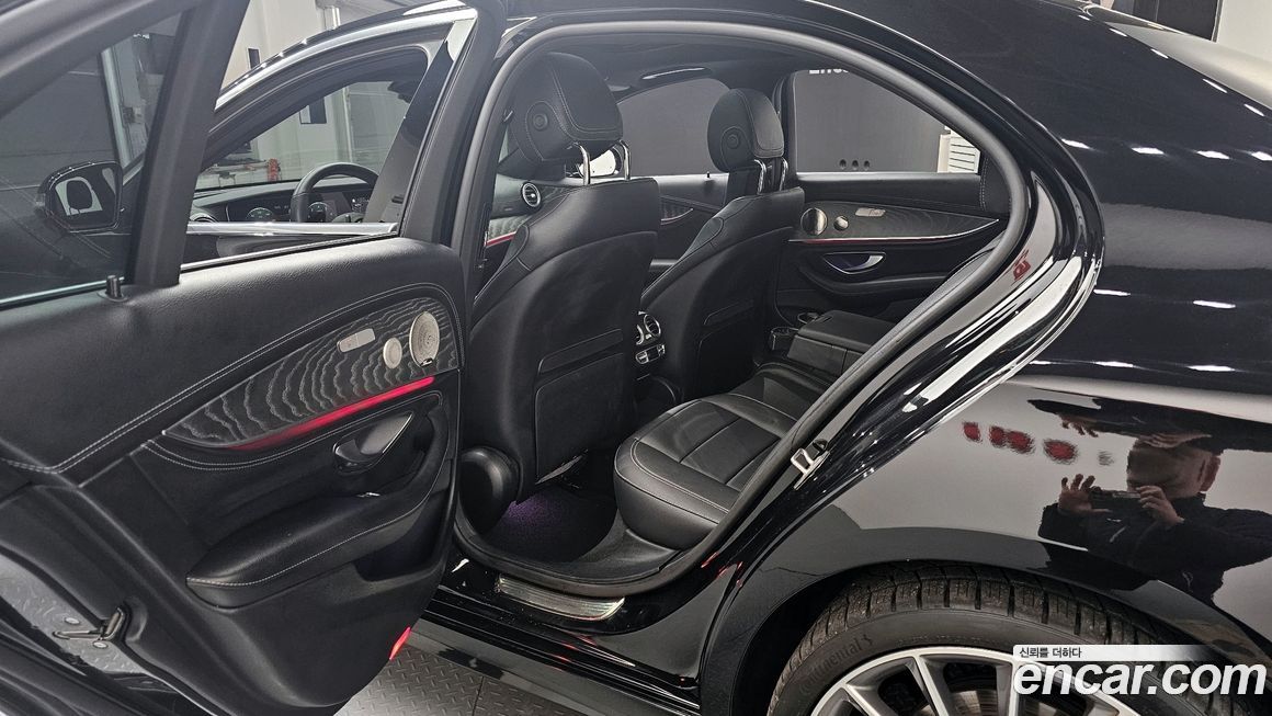 Mercedes-Benz E-Class 2022