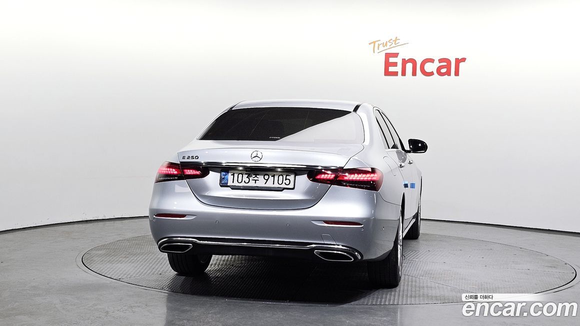 Mercedes-Benz E-Class 2021