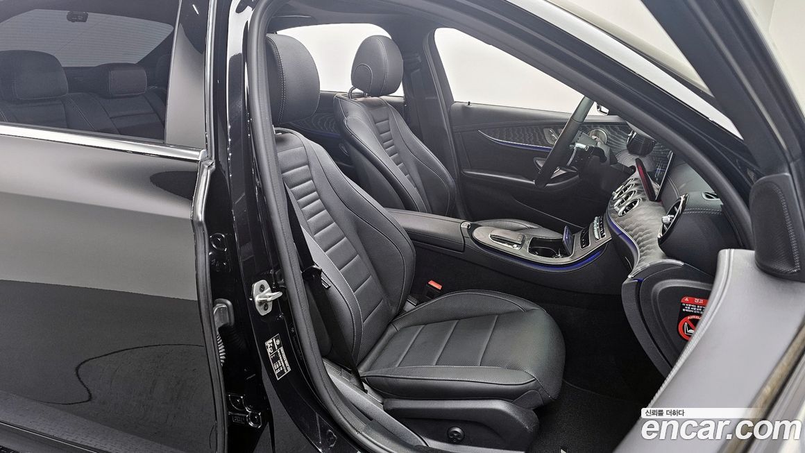 Mercedes-Benz E-Class 2022