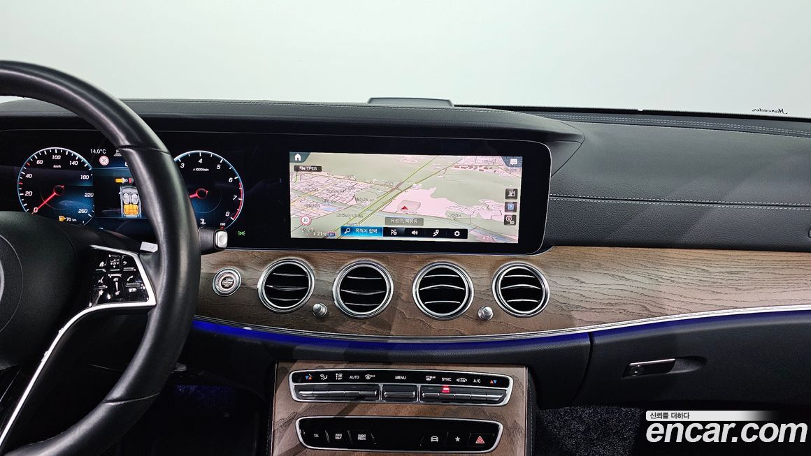 Mercedes-Benz E-Class 2021