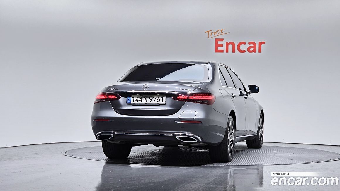 Mercedes-Benz E-Class 2021