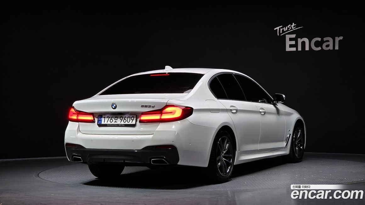 BMW 5-Series 2022
