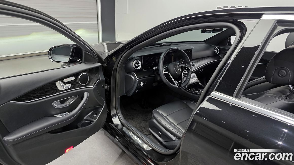 Mercedes-Benz E-Class 2023