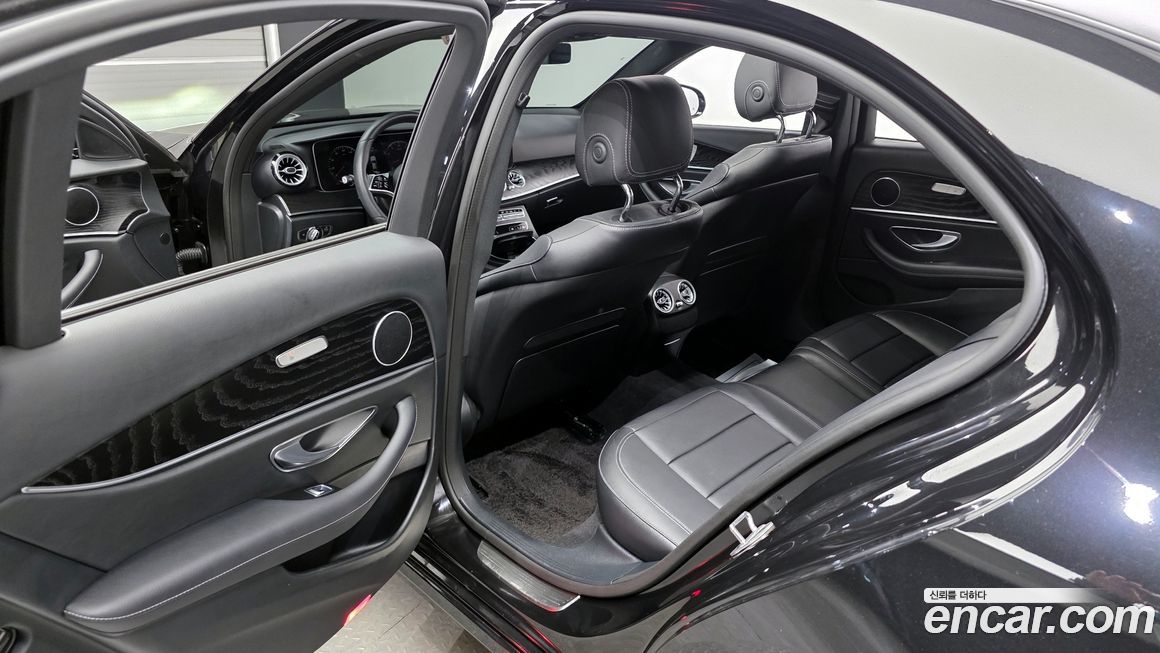 Mercedes-Benz E-Class 2023