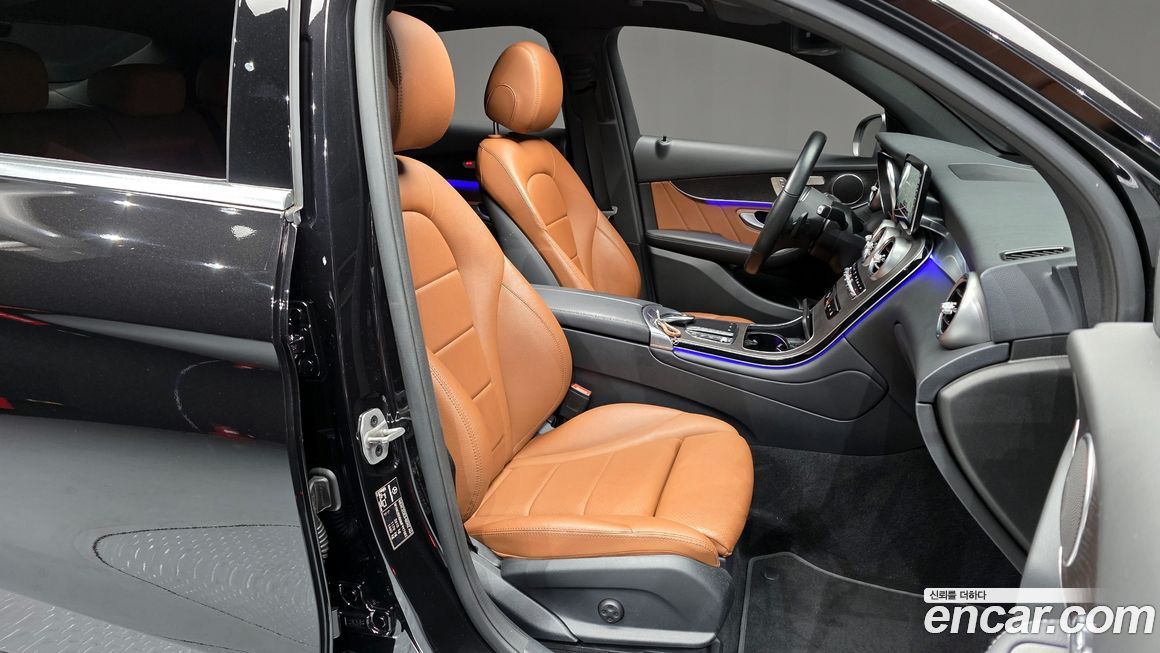 Mercedes-Benz GLC-Class 2021