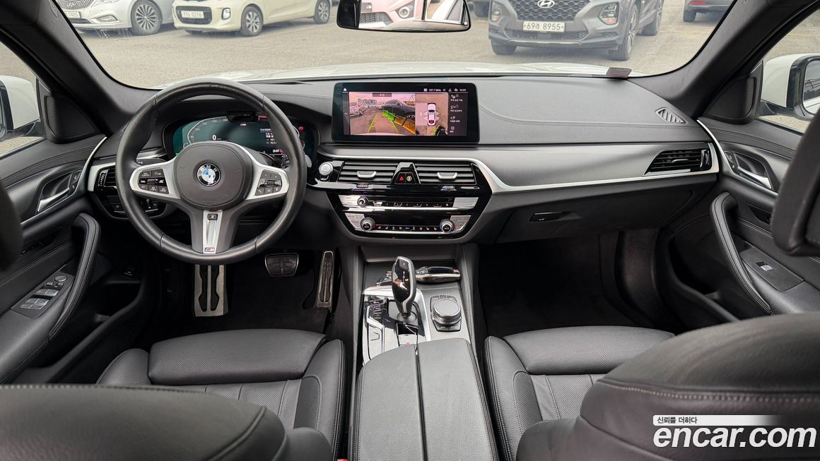 BMW 5-Series 2023
