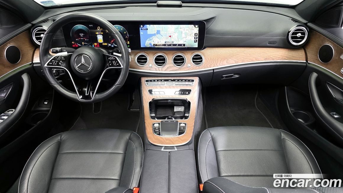 Mercedes-Benz E-Class 2022