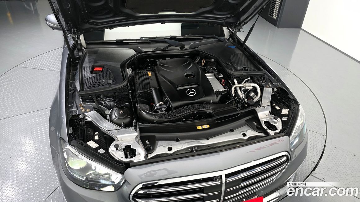 Mercedes-Benz E-Class 2022