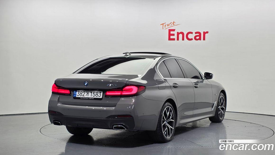 BMW 5-Series 2022