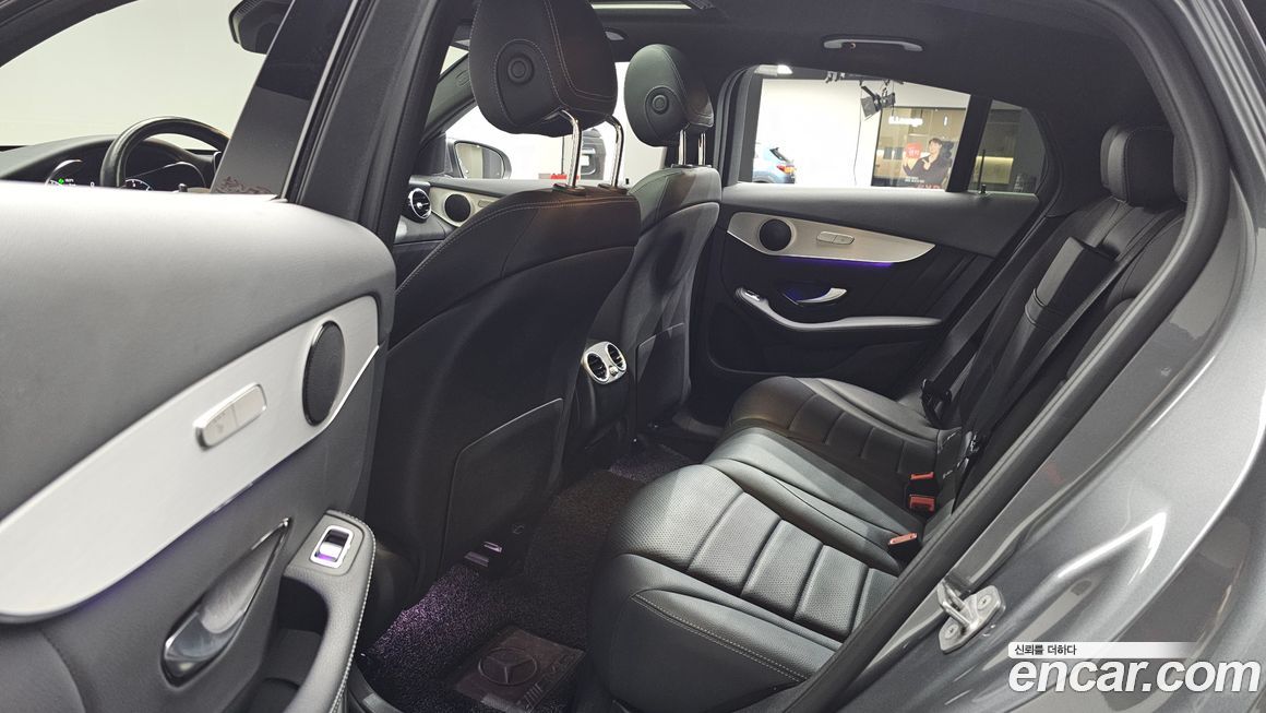 Mercedes-Benz GLC-Class 2021