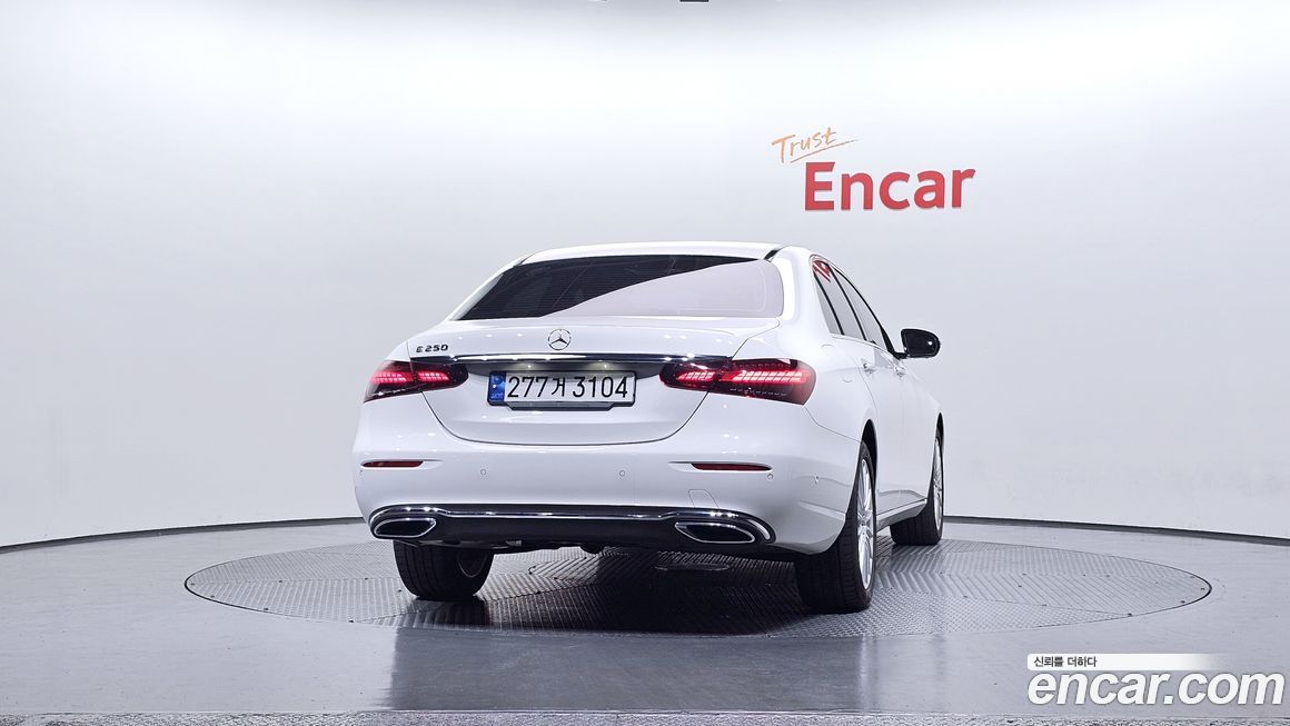 Mercedes-Benz E-Class 2023
