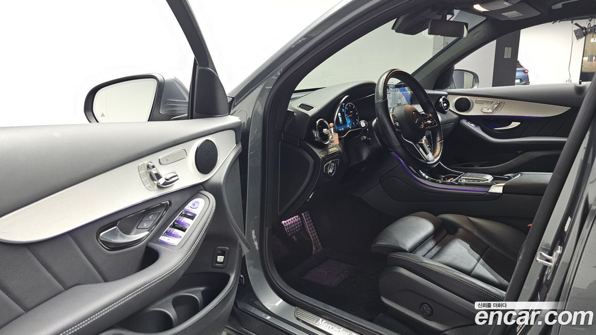 Mercedes-Benz GLC-Class 2021