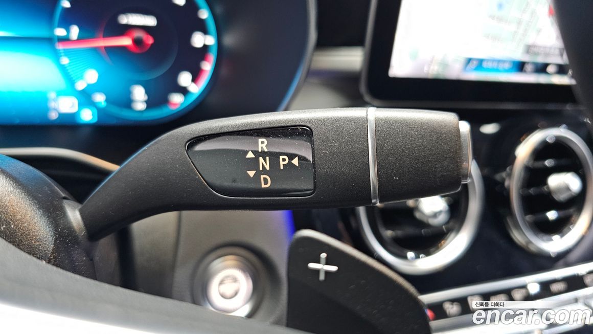 Mercedes-Benz GLC-Class 2021