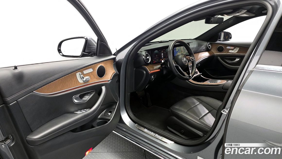 Mercedes-Benz E-Class 2022