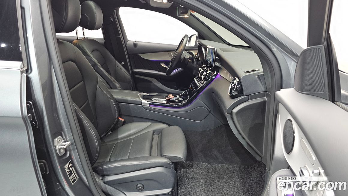 Mercedes-Benz GLC-Class 2021