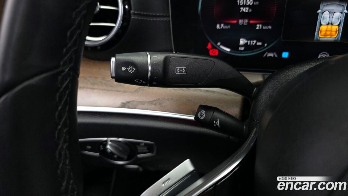 Mercedes-Benz E-Class 2022