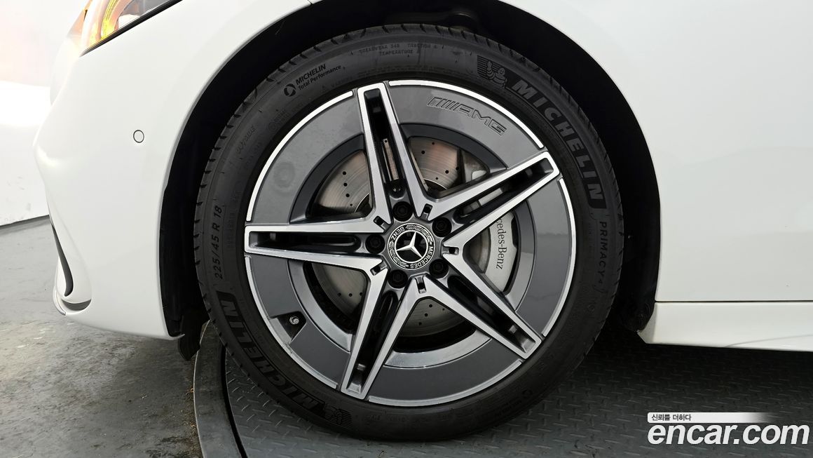 Mercedes-Benz C-Class 2024