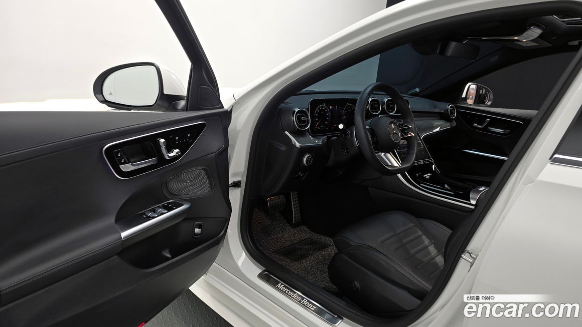 Mercedes-Benz C-Class 2024