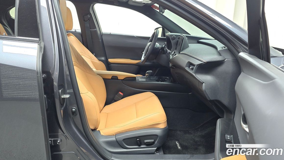Lexus UX 2026