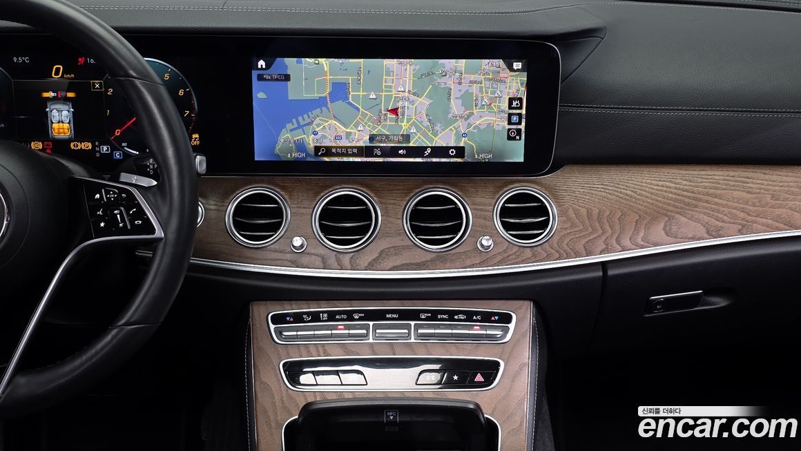 Mercedes-Benz E-Class 2022