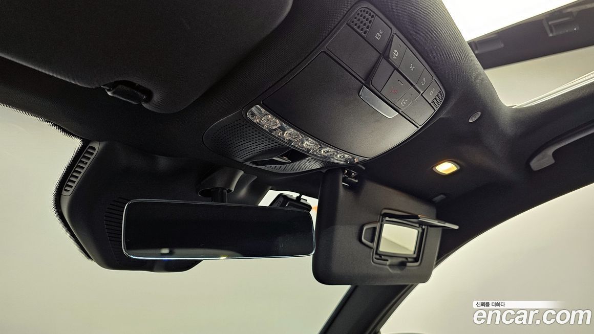 Mercedes-Benz GLC-Class 2023