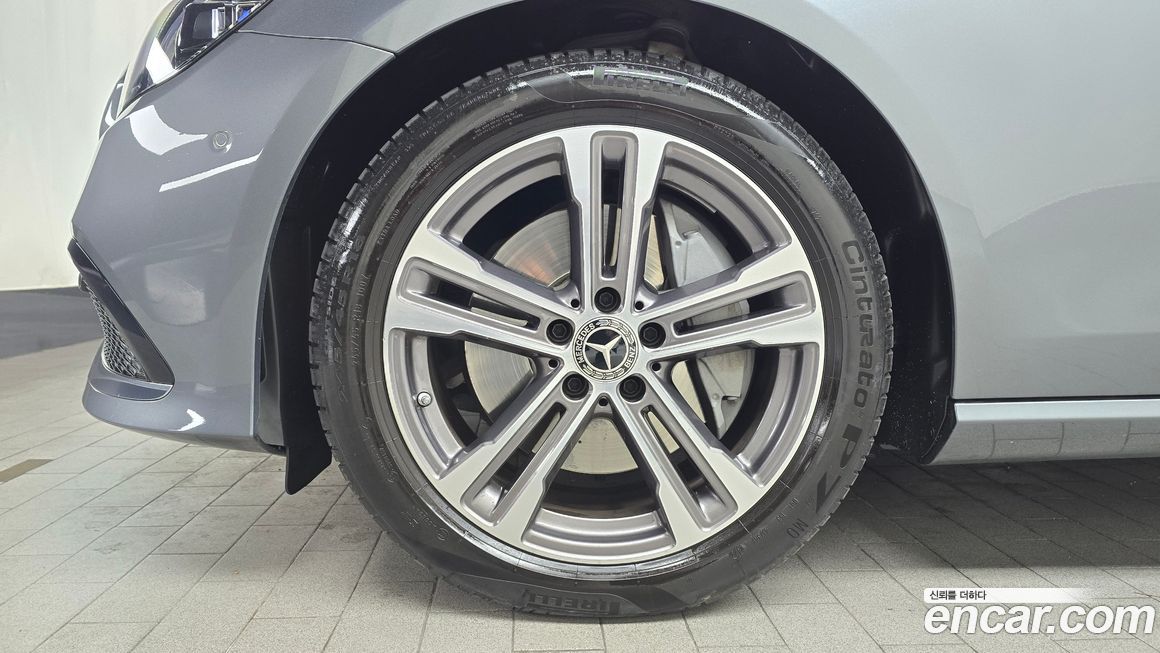 Mercedes-Benz E-Class 2022