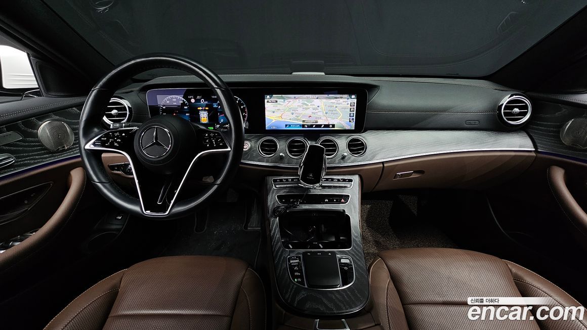 Mercedes-Benz E-Class 2022