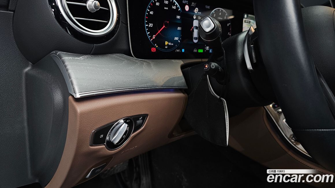 Mercedes-Benz E-Class 2022