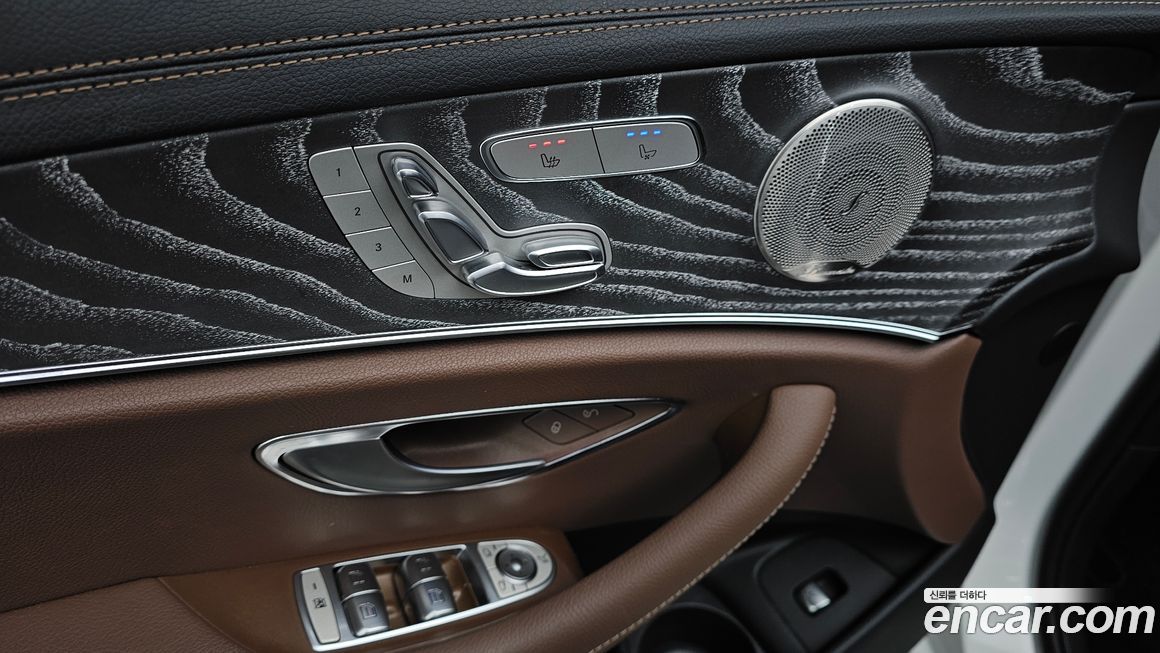 Mercedes-Benz E-Class 2022