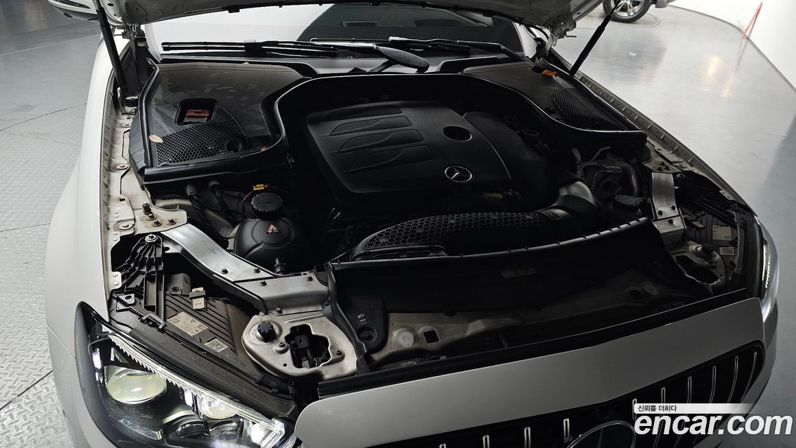 Mercedes-Benz E-Class 2022