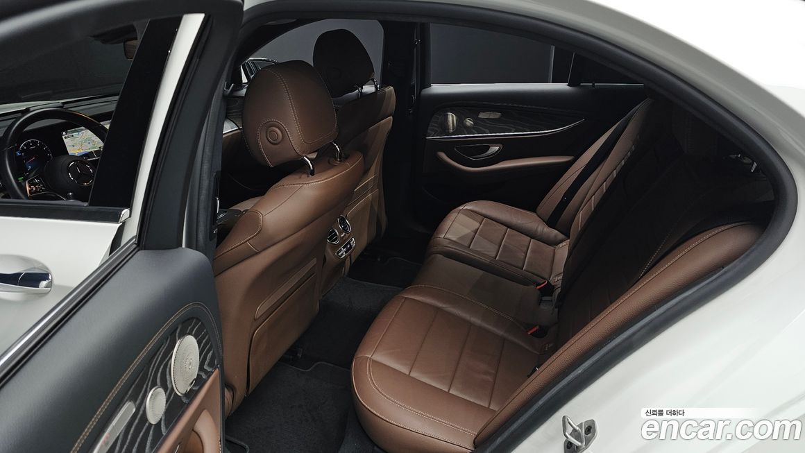 Mercedes-Benz E-Class 2022