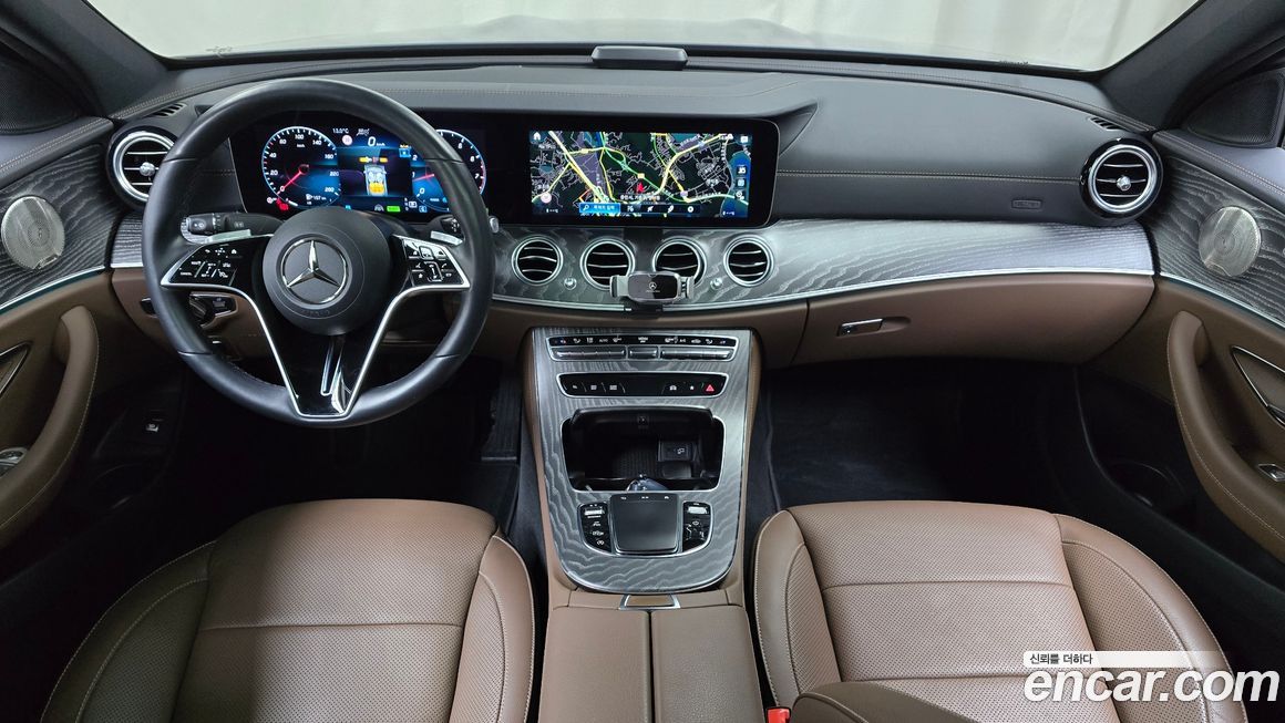 Mercedes-Benz E-Class 2022