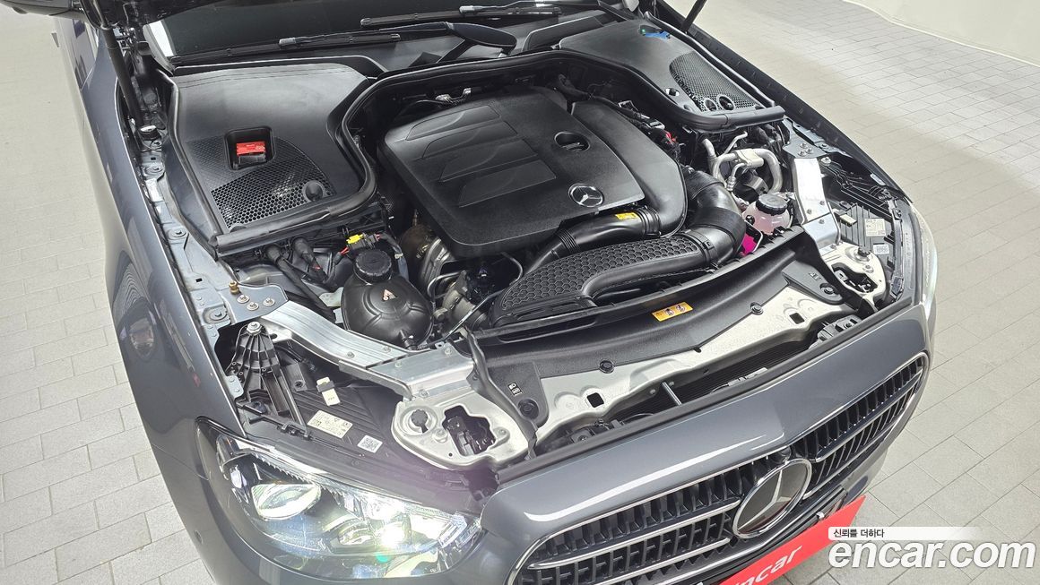 Mercedes-Benz E-Class 2022