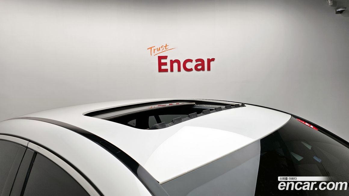 Mercedes-Benz GLC-Class 2023