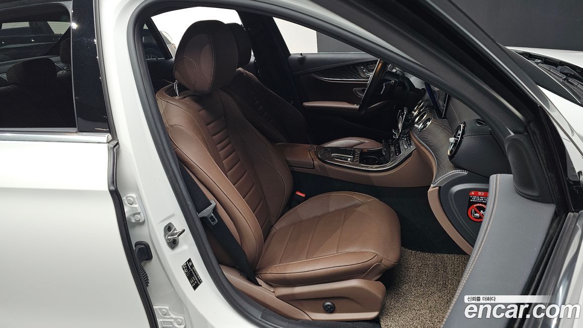 Mercedes-Benz E-Class 2022