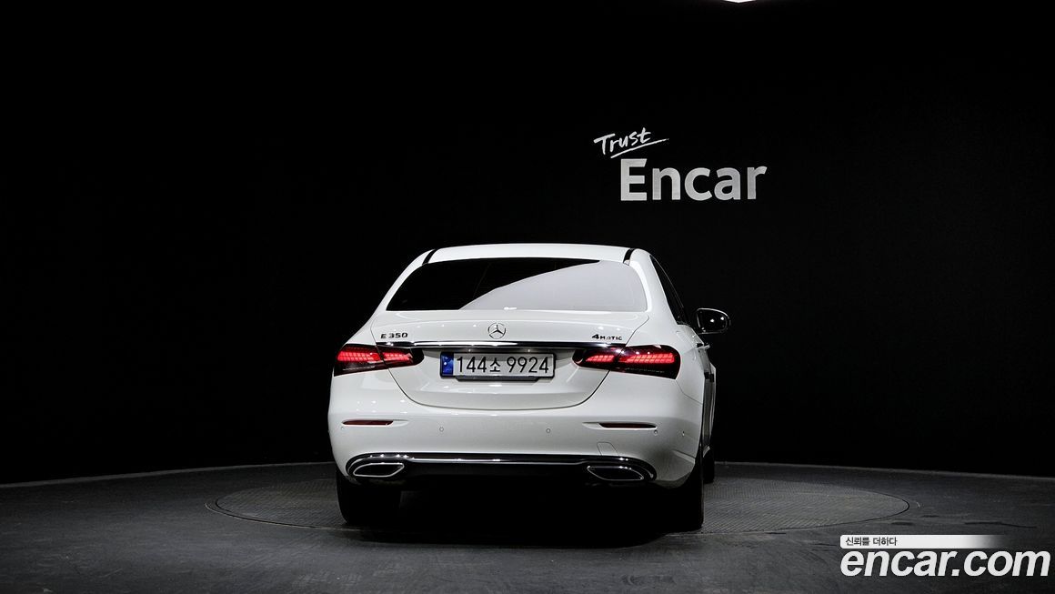 Mercedes-Benz E-Class 2022
