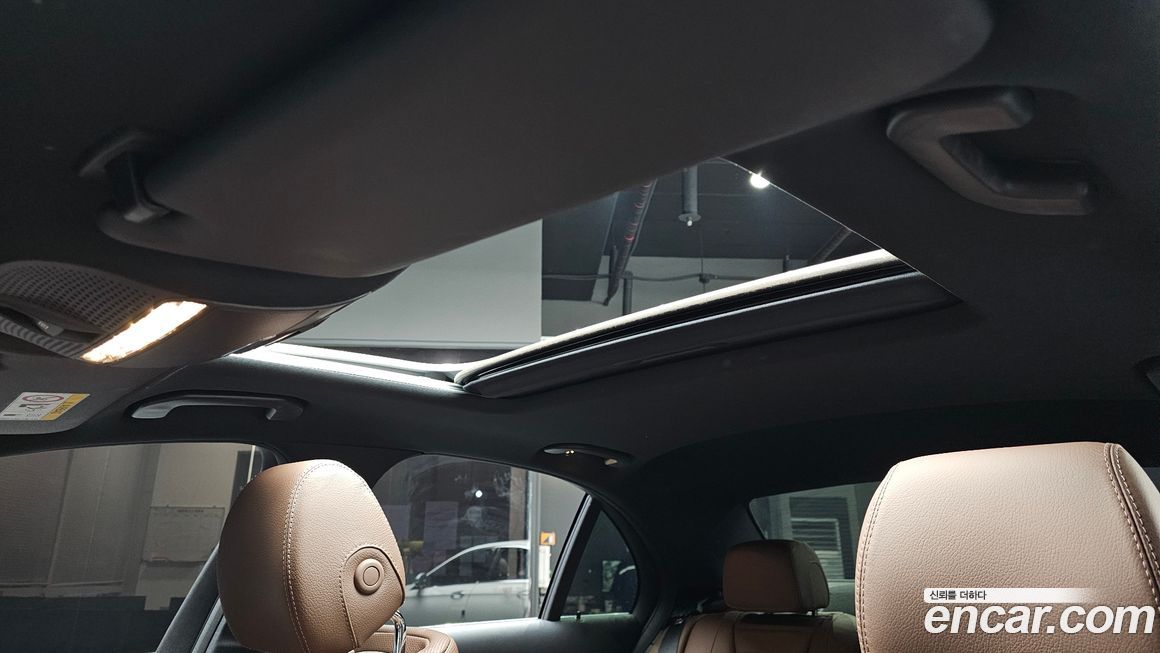 Mercedes-Benz E-Class 2022