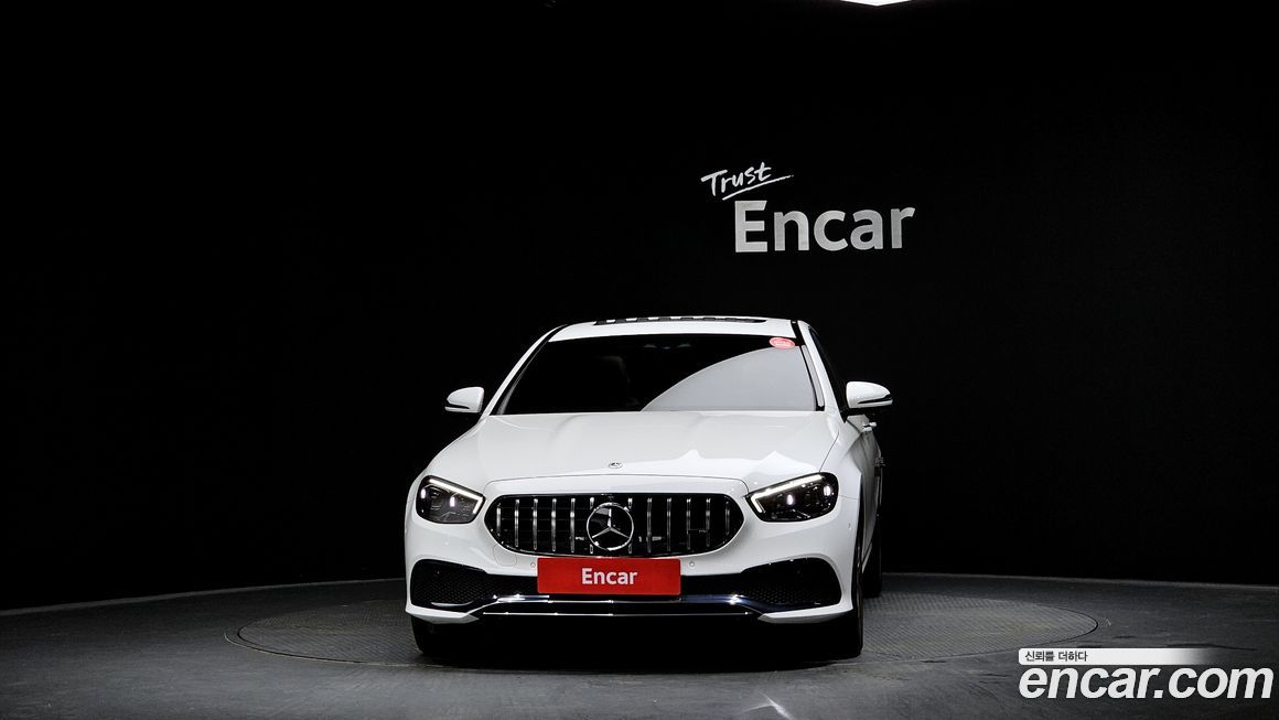 Mercedes-Benz E-Class 2022