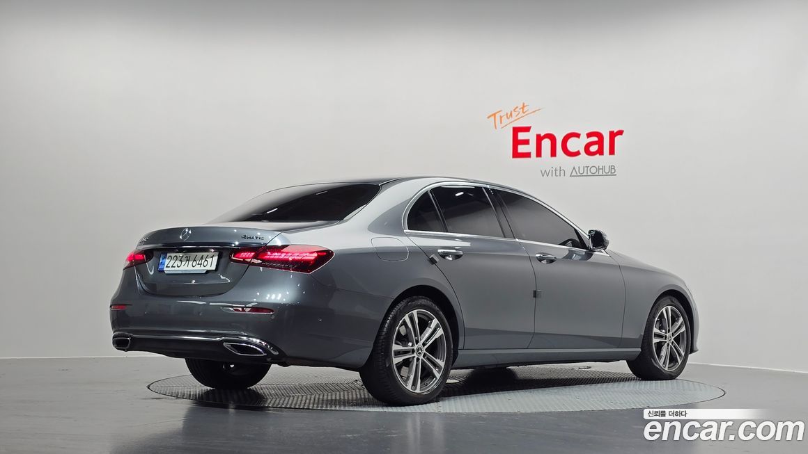 Mercedes-Benz E-Class 2022